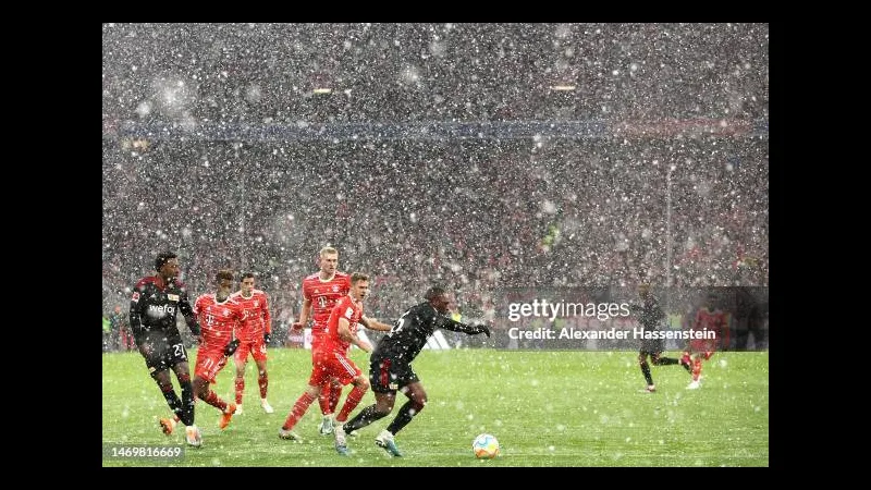 Cầu thủ Bayern Munich dùng kỹ thuật lừa qua cầu thủ Union Berlin Cầu thủ Bayern Munich dùng kỹ thuật lừa qua cầu thủ Union Berlin